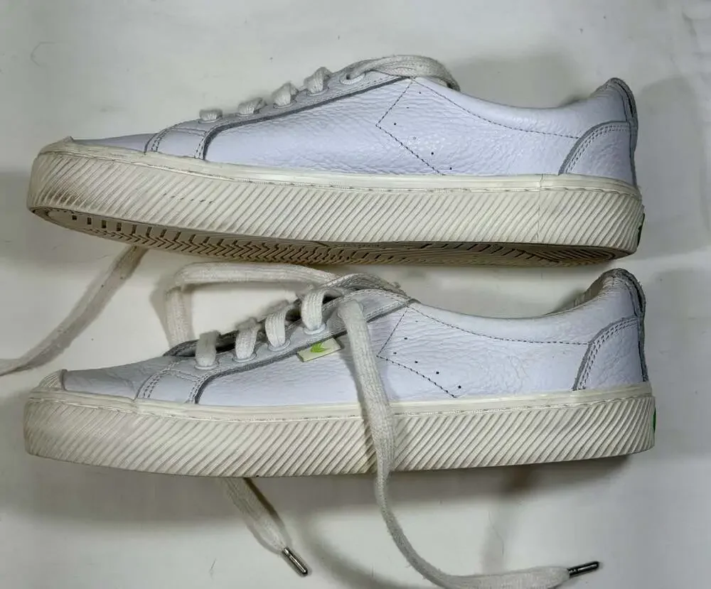 Cariuma OCA Low White Premium Leather Sneakers